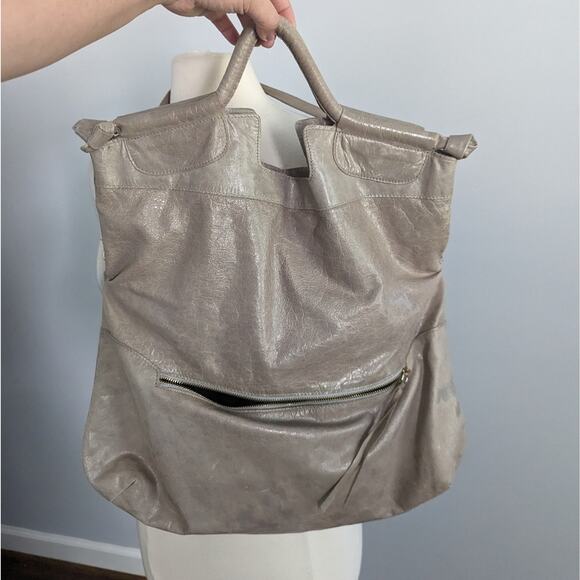 Women's Anna Corinna Leather Grey Foldover Purse - Picture 5 of 9